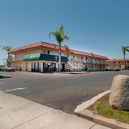 Vagabond Inn Bakersfield South Extérieur photo