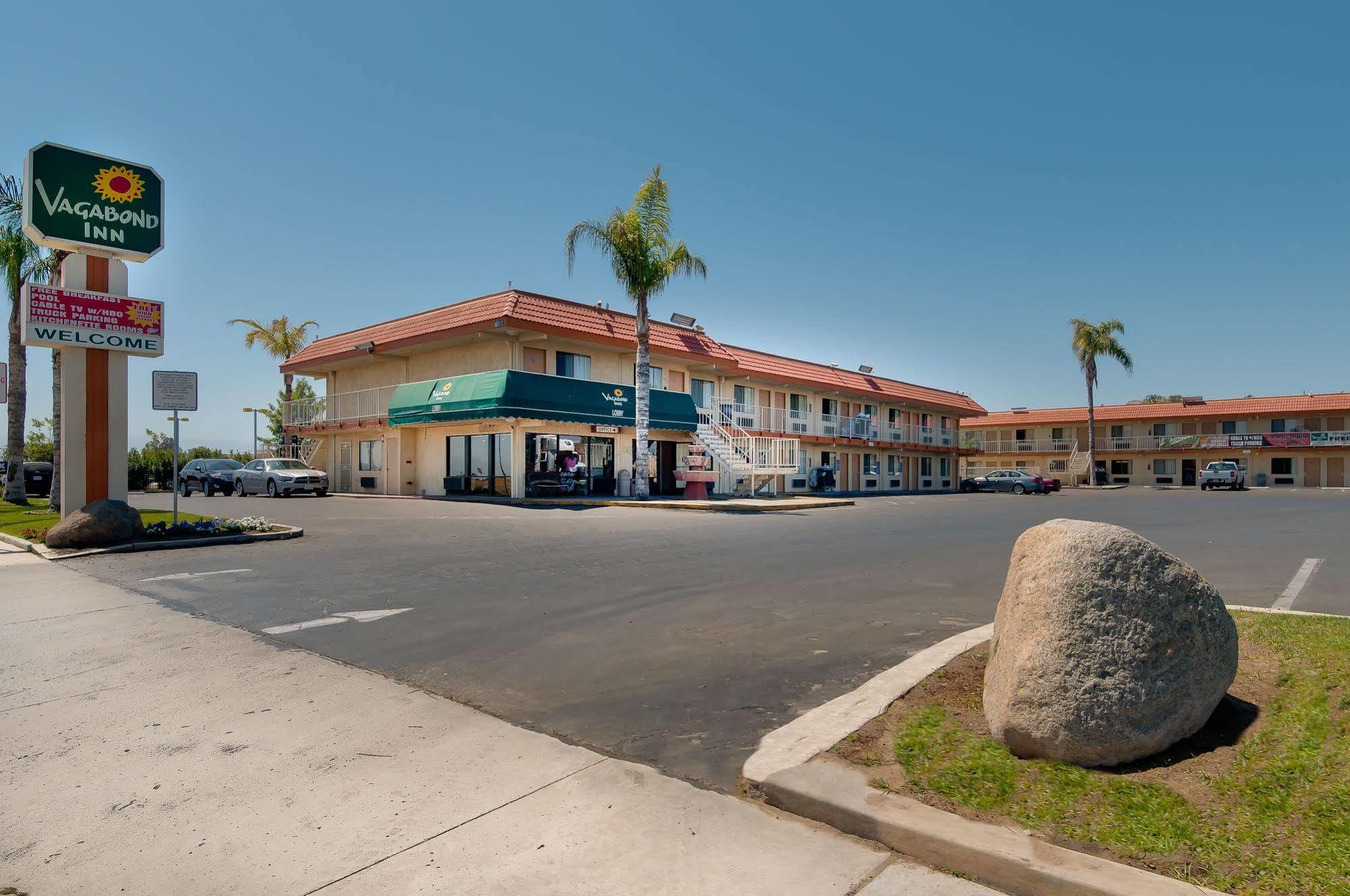 Vagabond Inn Bakersfield South Extérieur photo